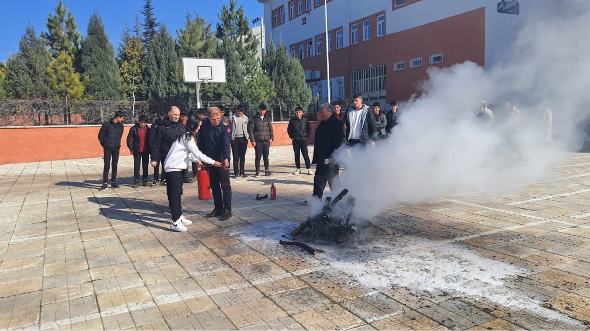 28 Şubat Sivil Savunma Haftası Kapsamında Yangın Tatbikatı Yapıldı